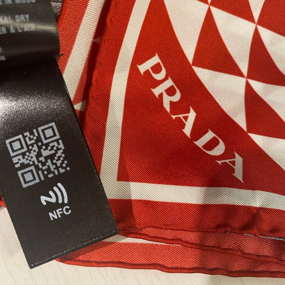 ❤️Prada Red and White Silk Scarf with original box - Picture 5 of 5
